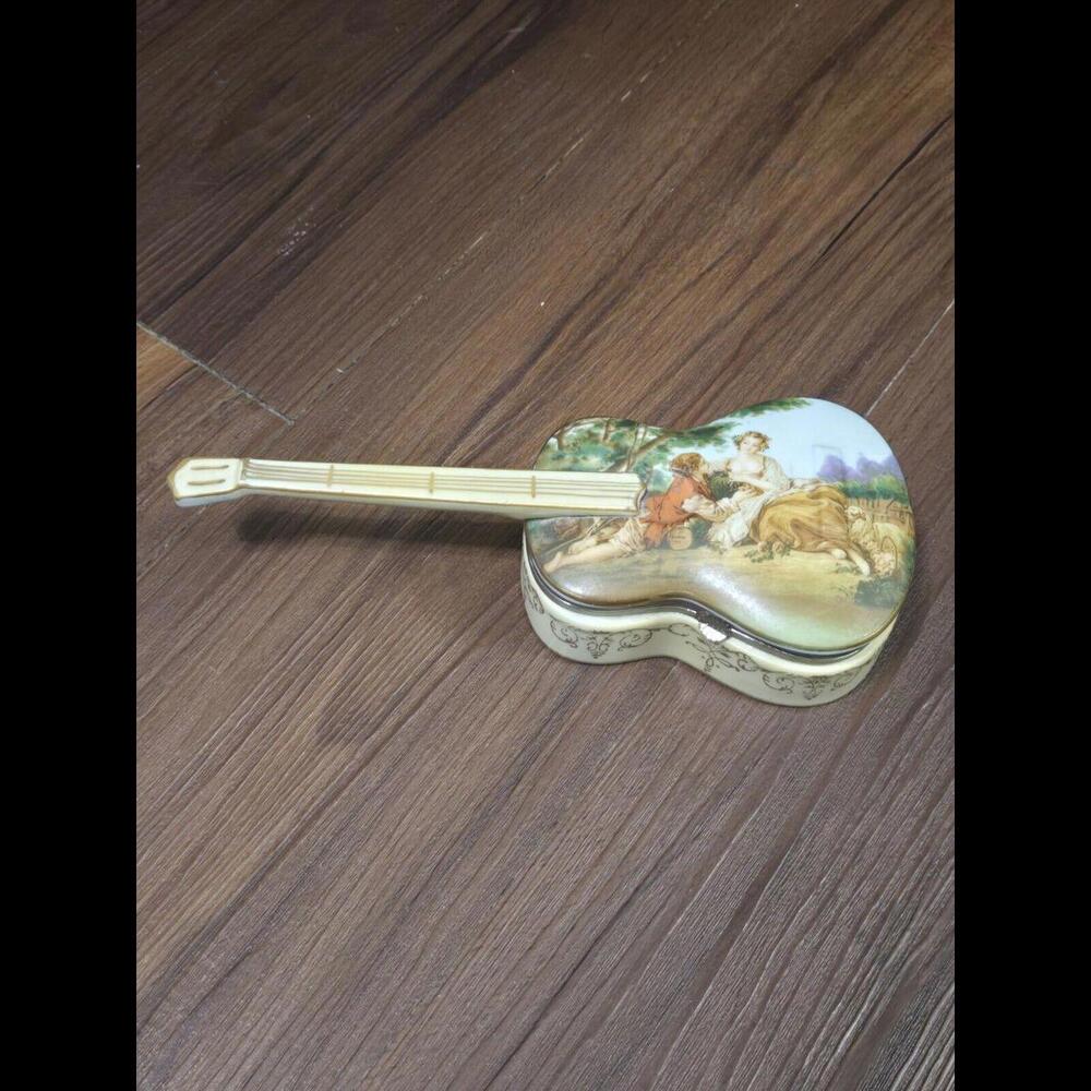 Lego Japaneese Guitar Porcelain jewlery Music Box